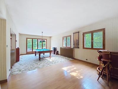 Maison - 198 m² - 8 pièces