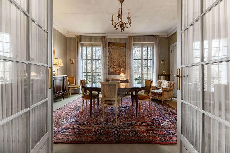 Hôtel particulier - 300 m² - 12 pièces