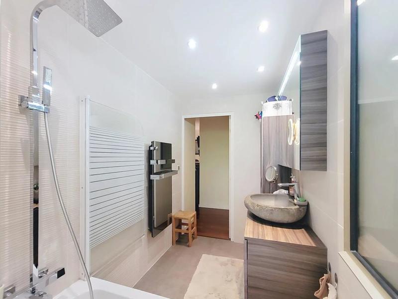 Appartement - 80 m² - 3 pièces