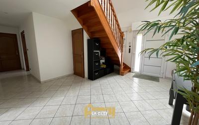 Maison - 202 m² - 7 pièces