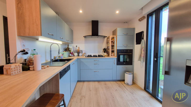 Maison - 169 m² - 7 pièces