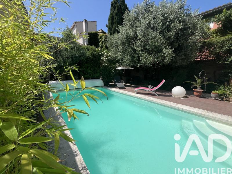 Maison - 225 m² - 11 pièces