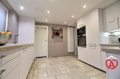 Maison - 192 m² - 7 pièces