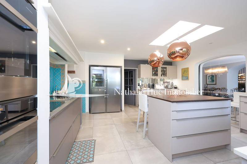 Mas - 250 m² - 5 pièces