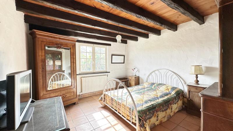 Maison - 210 m² - 8 pièces