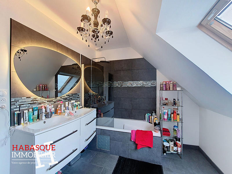 Maison - 106 m² - 6 pièces