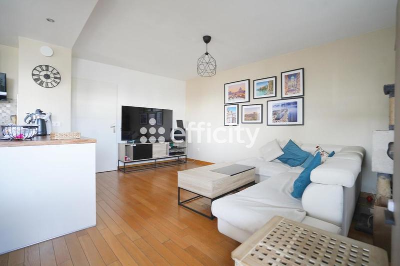 Appartement - 90 m² - 4 pièces