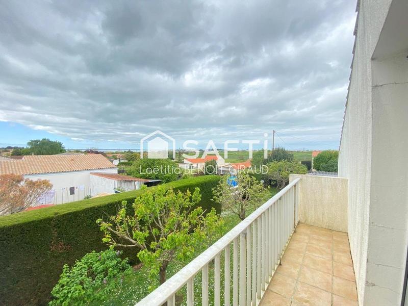 Maison - 220 m² - 6 pièces