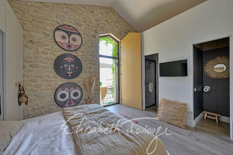 Maison - 220 m² - 6 pièces