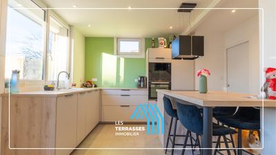 Maison traditionnelle - 82 m² - 4 pièces