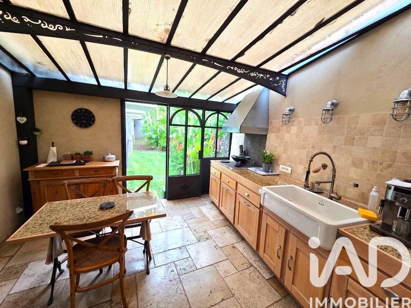 Maison - 250 m² - 7 pièces