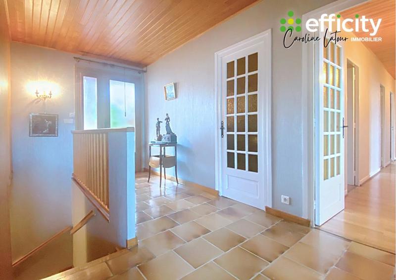 Maison - 310 m² - 6 pièces