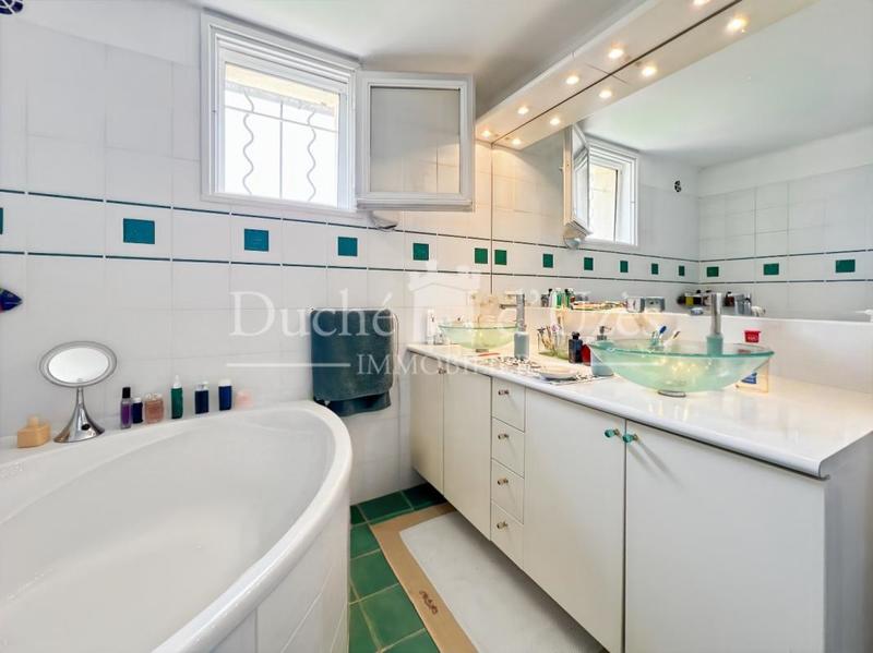 Maison - 166 m² - 5 pièces