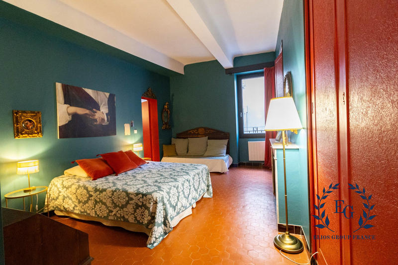 Maison - 482 m² - 14 pièces