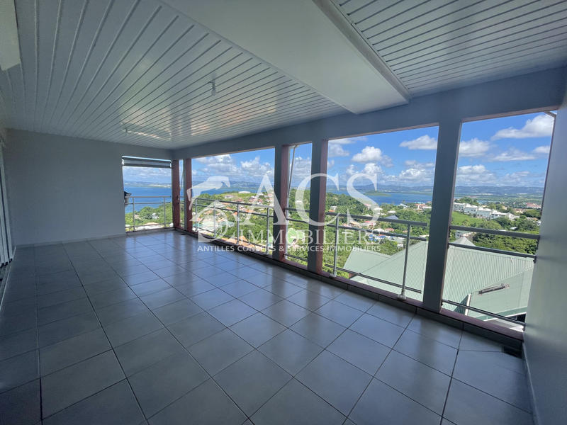 Appartement - 81 m² - 4 pièces