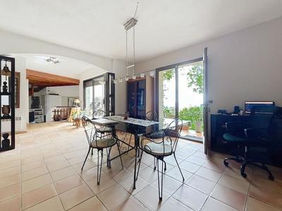 Maison - 196 m² - 6 pièces