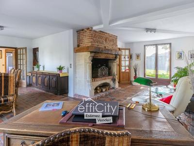 Maison - 250 m² - 9 pièces