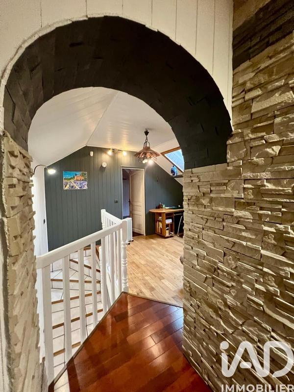 Maison - 177 m² - 8 pièces