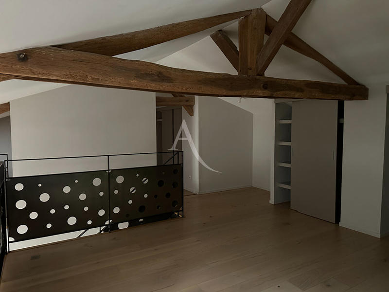 Appartement - 100 m² - 5 pièces