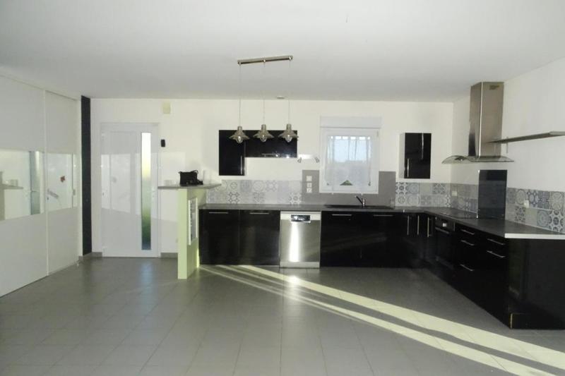 Maison - 92 m² - 5 pièces