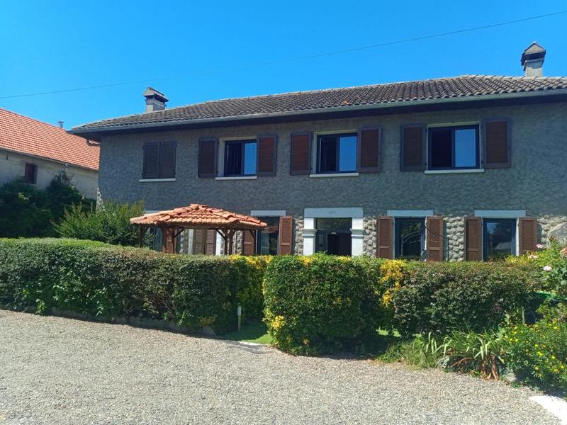 Maison - 245 m² - 6 pièces
