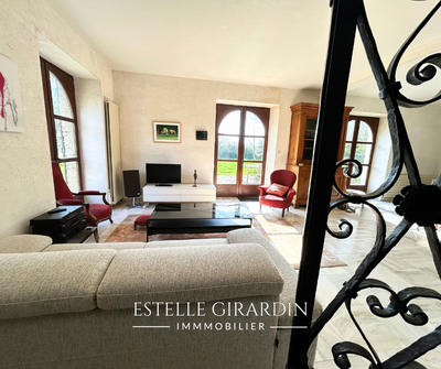 Maison - 210 m² - 7 pièces