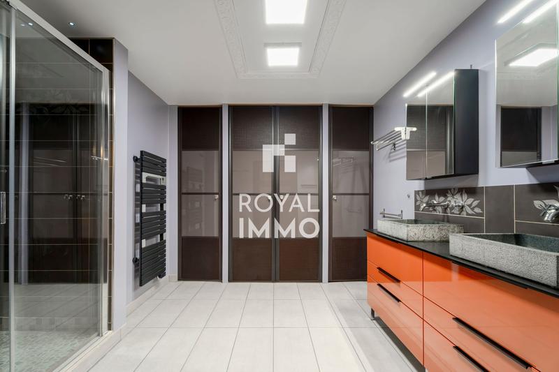 Appartement - 175 m² - 5 pièces