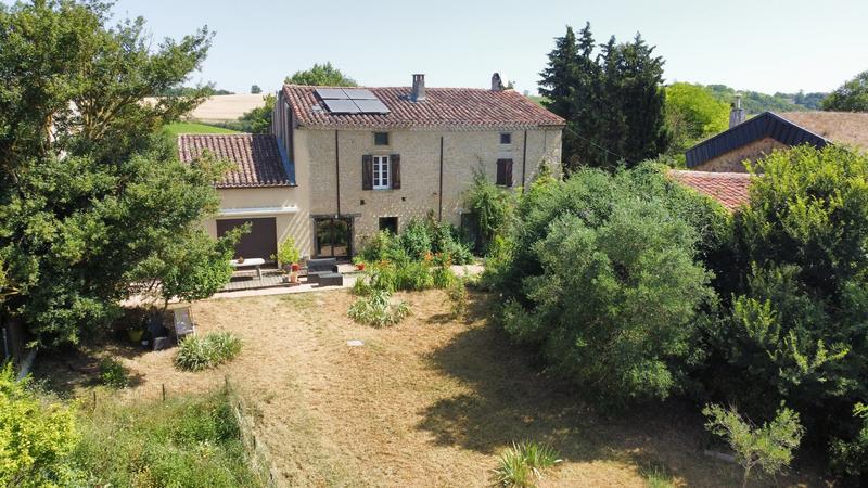 Maison - 224 m² - 8 pièces