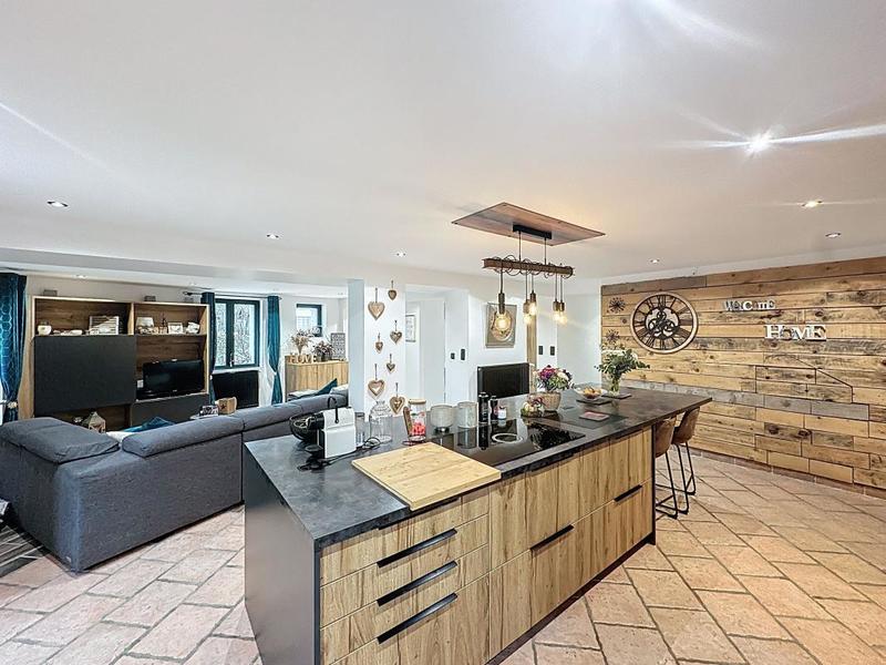 Maison - 210 m² - 5 pièces