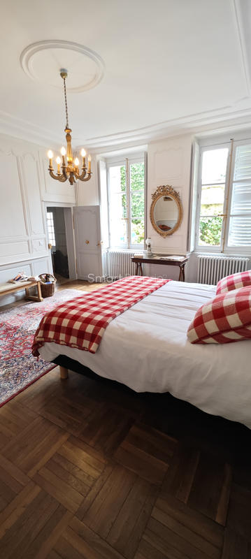 Propriété - 350 m² - 9 pièces