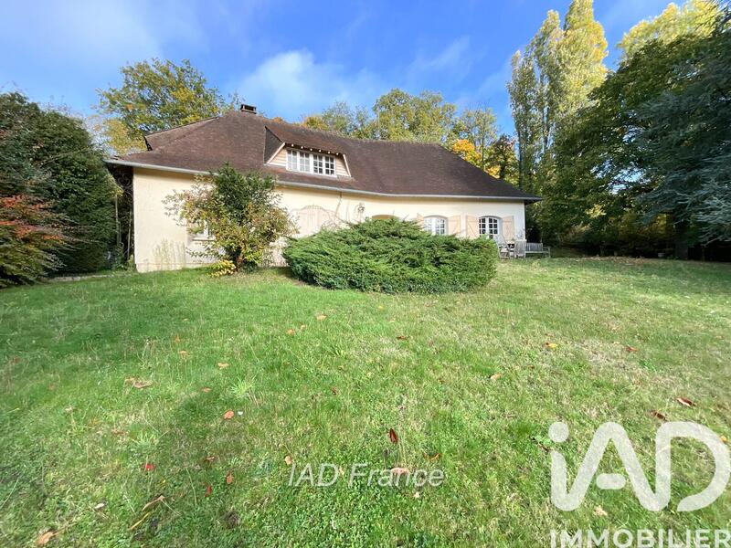 Maison - 225 m² - 8 pièces