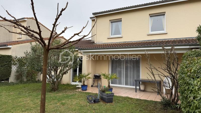 Maison - 98 m² - 4 pièces