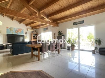 Maison - 200 m² - 5 pièces