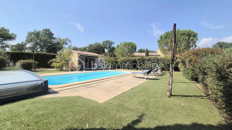 Villa - 252 m² - 9 pièces