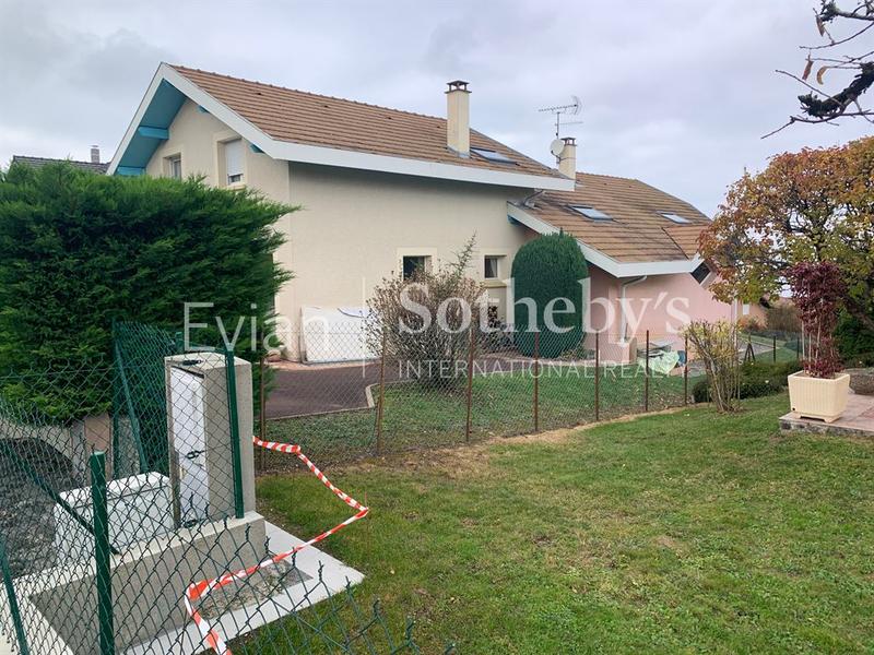 Maison - 275 m² - 8 pièces