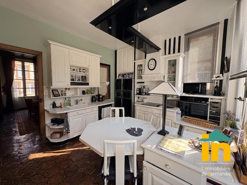 Maison de ville - 320 m² - 10 pièces