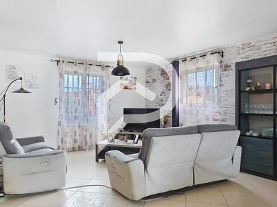 Maison - 110 m² - 4 pièces