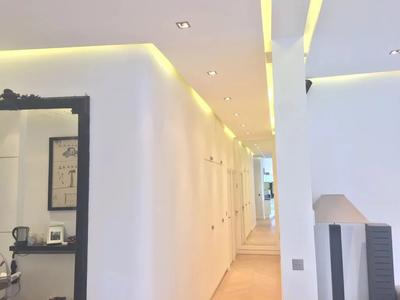 Appartement - 165 m² - 6 pièces