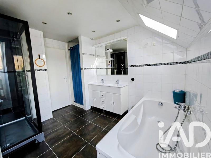 Maison - 127 m² - 6 pièces