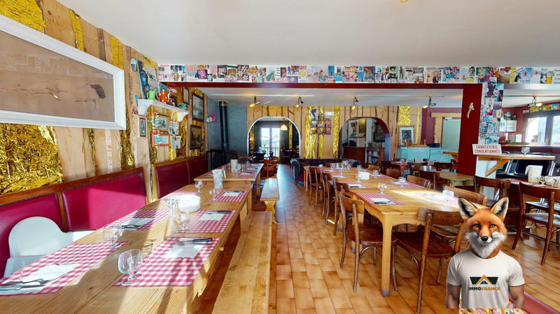 Local commercial - 1 017 m² - 28 pièces