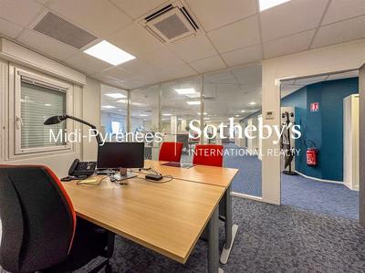 Local d'activités - 4 564 m²