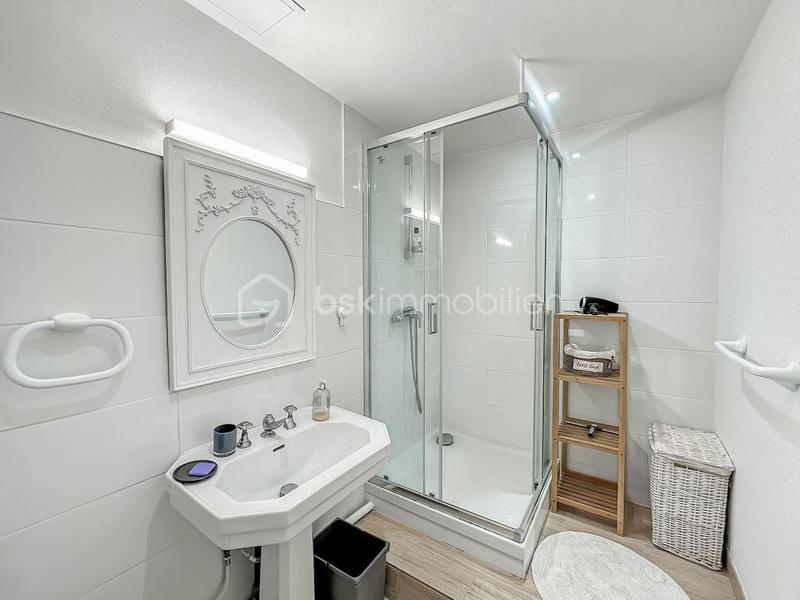 Propriété - 320 m² - 12 pièces