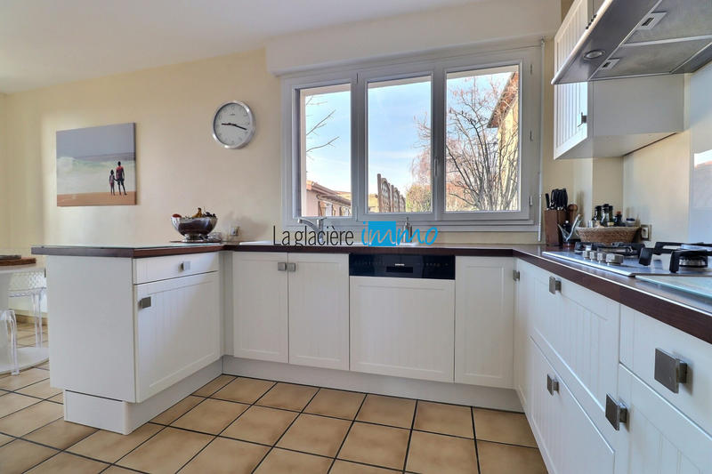 Maison traditionnelle - 240 m² - 7 pièces