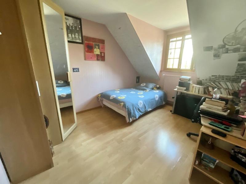 Maison - 245 m² - 9 pièces