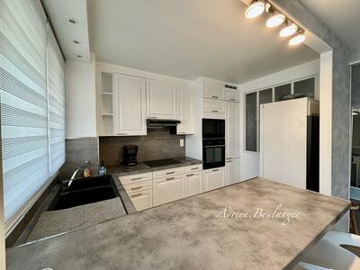 Appartement ancien - 82 m² - 4 pièces