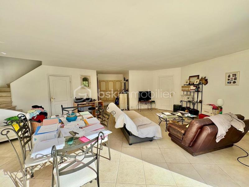 Maison traditionnelle - 225 m² - 6 pièces