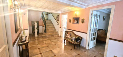 Maison - 398 m² - 11 pièces