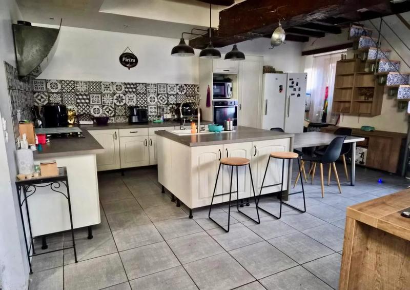 Maison - 200 m² - 6 pièces