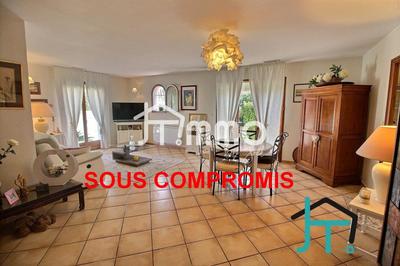 Villa - 90 m² - 4 pièces