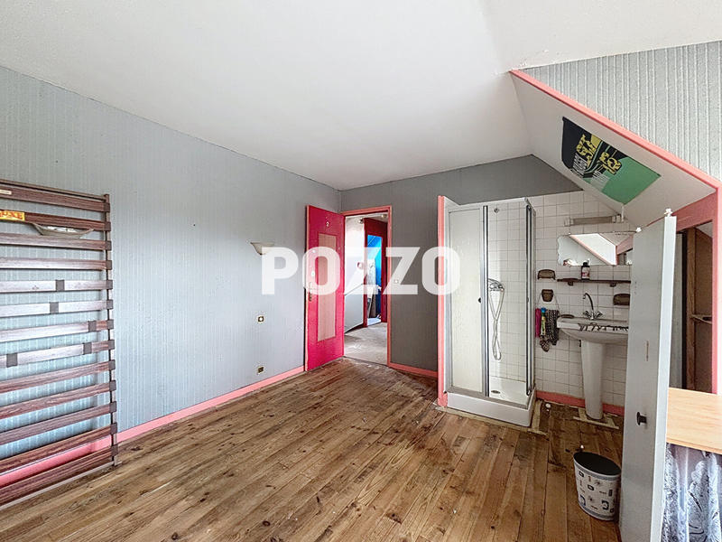 Maison - 227 m² - 12 pièces